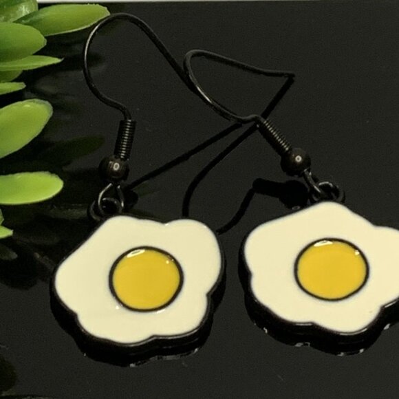 Egg Earring, Funny Food Earring, Cooking Earring, Chef Earring, Fried Egg - Picture 2 of 6